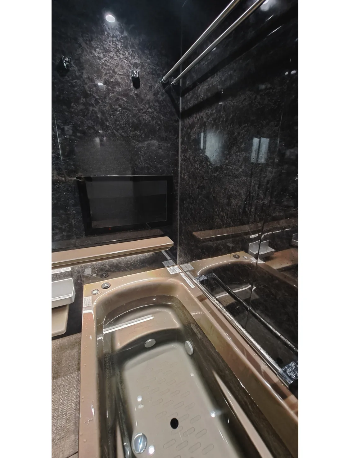 浴室掃除機能・テレビ