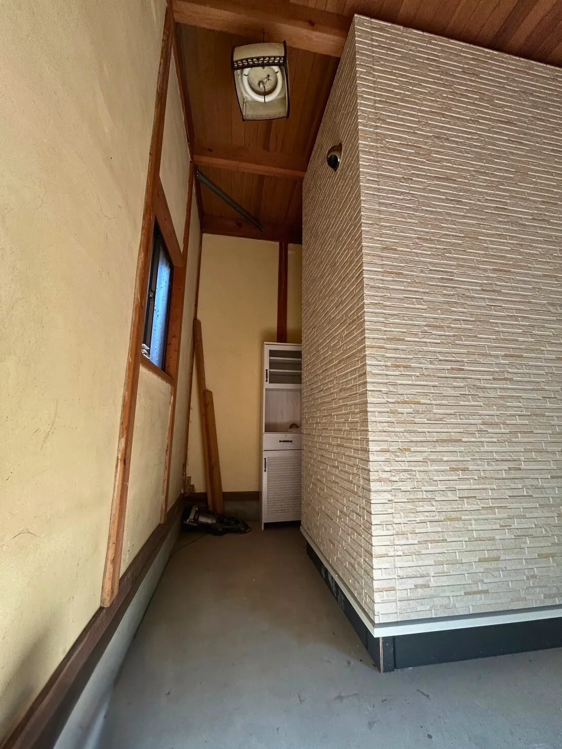 土間の外側にはサイディングを貼りました