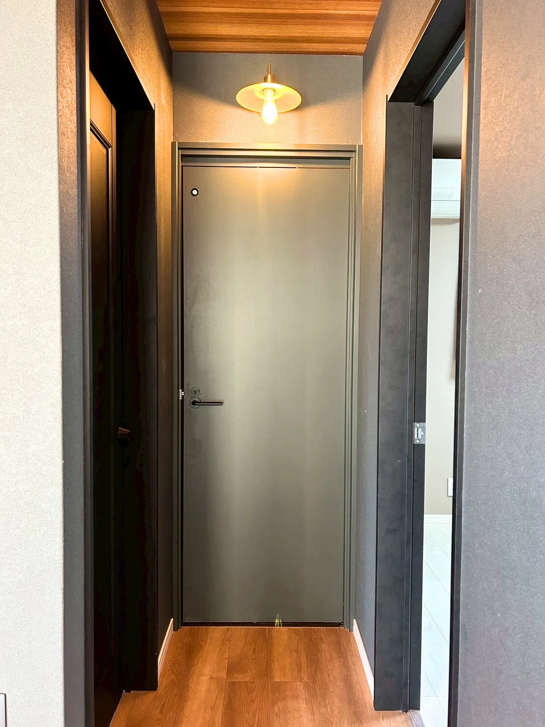 施工後　２階新設トイレドア