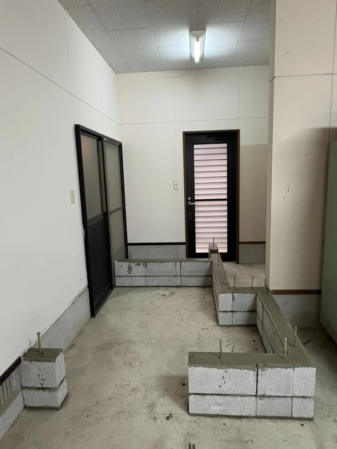 施工中