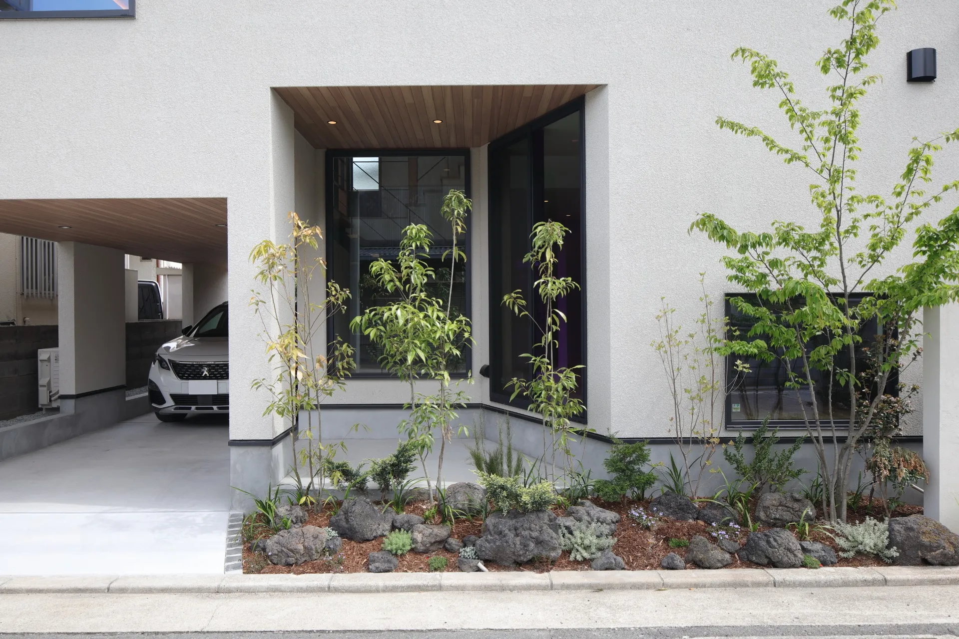 スキップフロアが生み出す、立体的に暮らす家